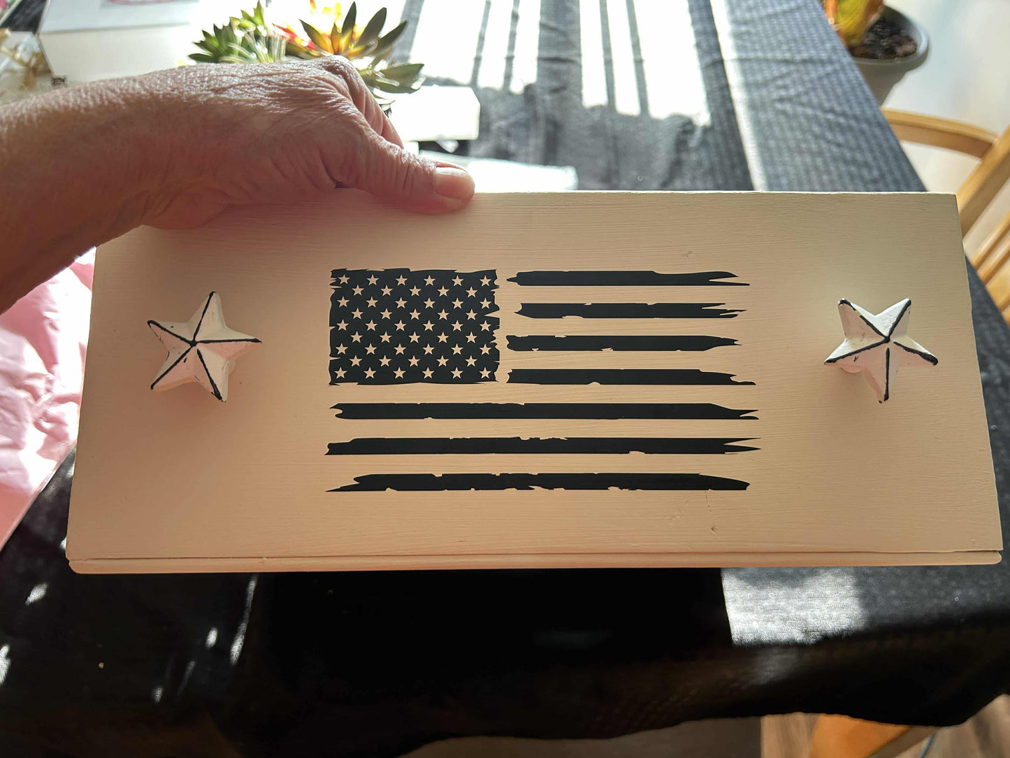 Reversible posing box