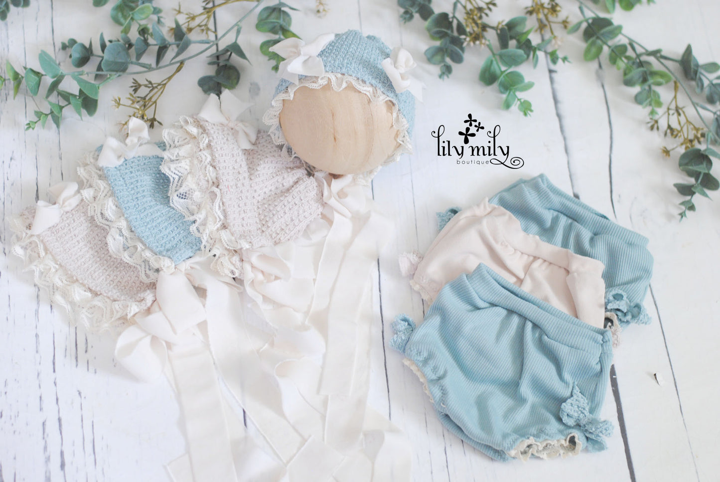 Newborn bonnets, lacey with bows