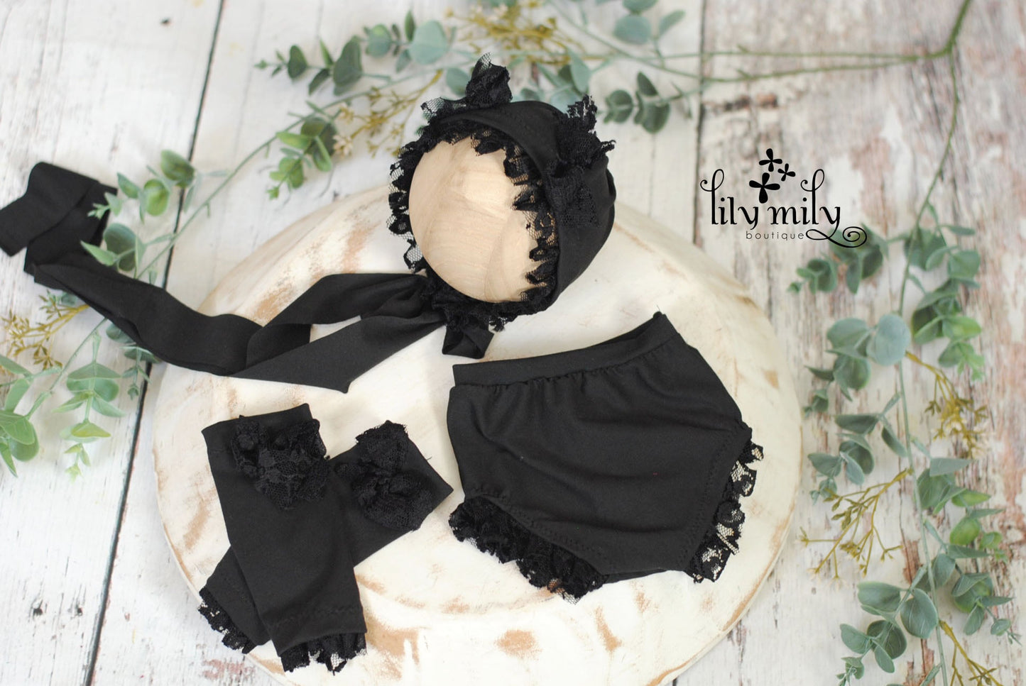 Newborn bonnets, lacey with bows