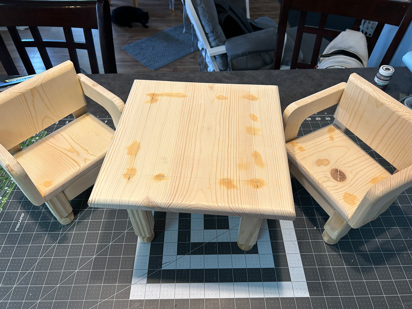 Table and chairs newborn