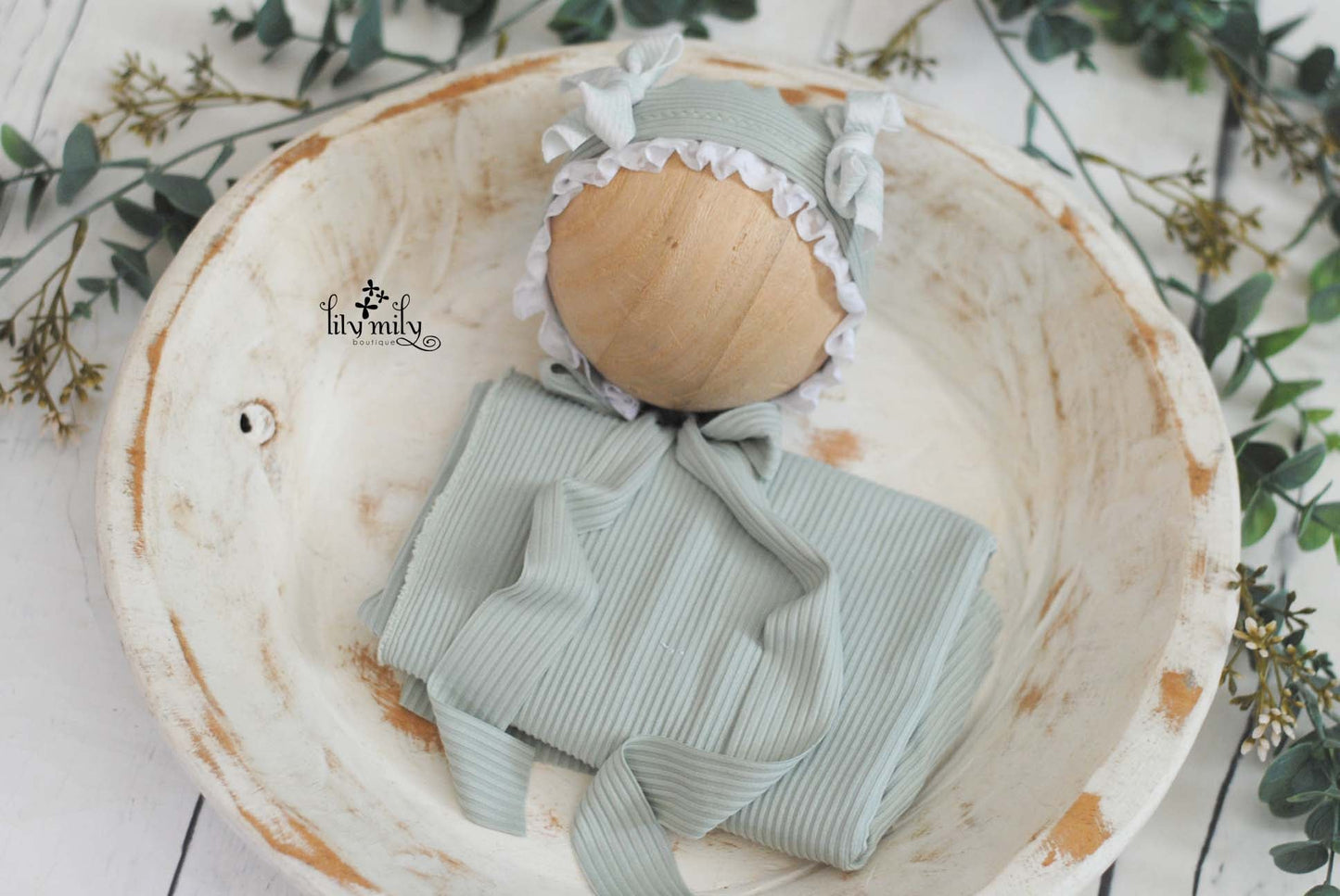 Newborn bonnets and wraps