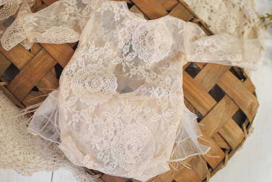 Newborn Lace Romper | Ruffled Butt w/ Feathers, Bonnet to match