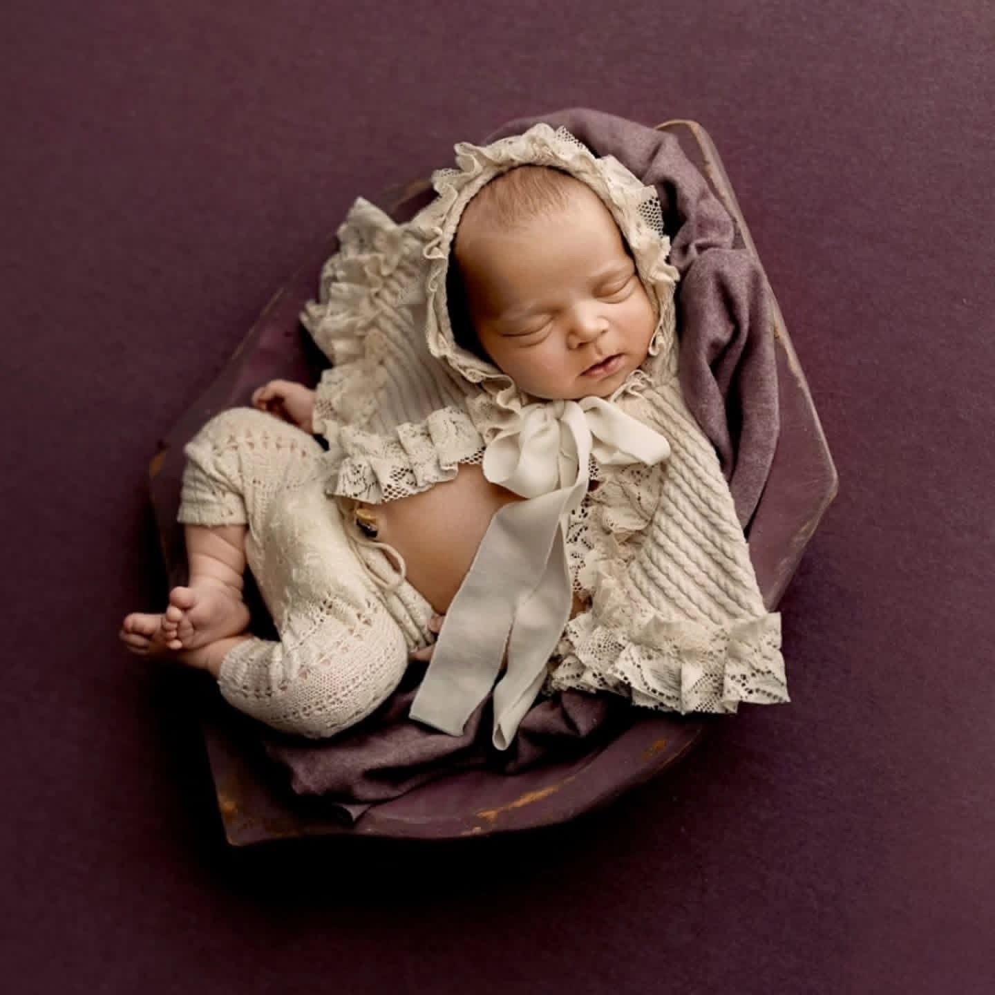 Newborn caplet, bump and leggings |Newborn photo prop