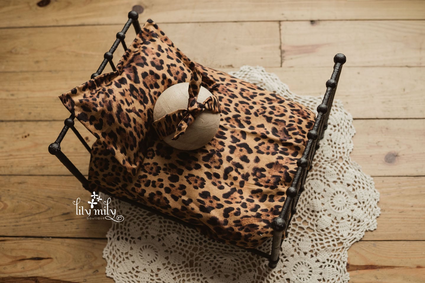 Newborn Linens | Cheetah Print, fitted sheet, pillowcase and knotted headband.