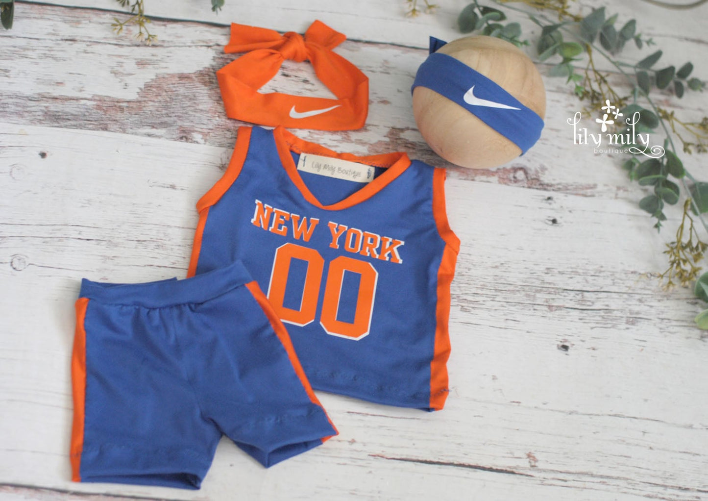 Newborn Basket Ball Outfit, Sweatband, reversible Knotted Bow, New York Nicks Photo Prop