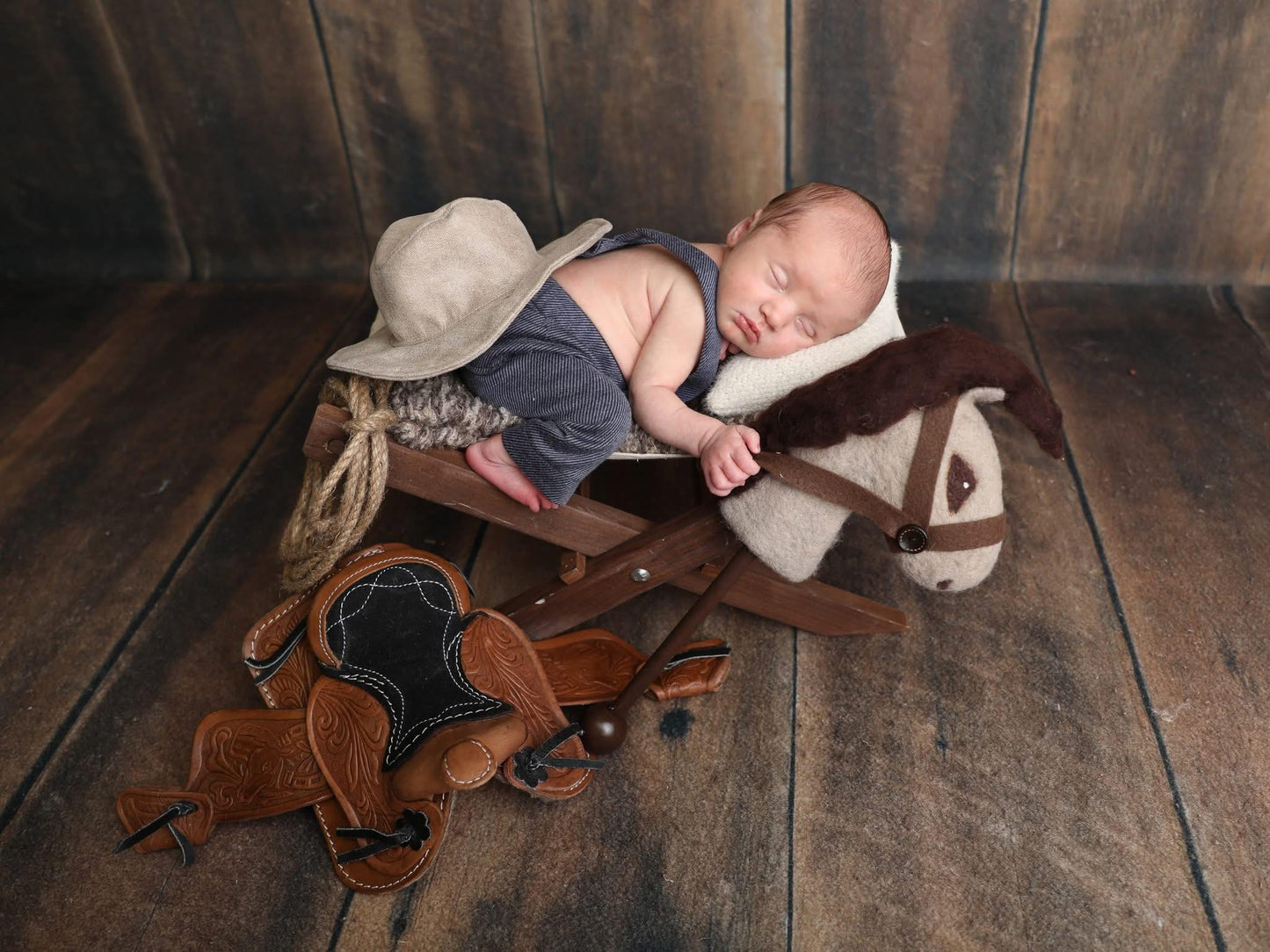 Newborn Cowboy / Saddle / chaps