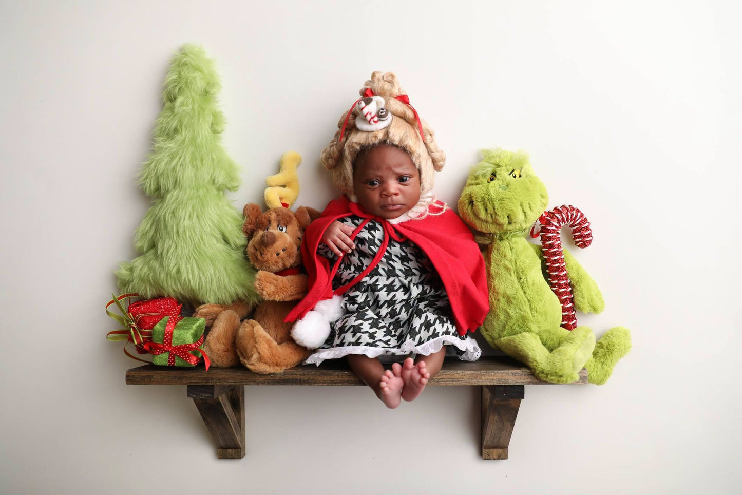 Newborn Christmas Outfit, Cindy Who, Dress and Cape.