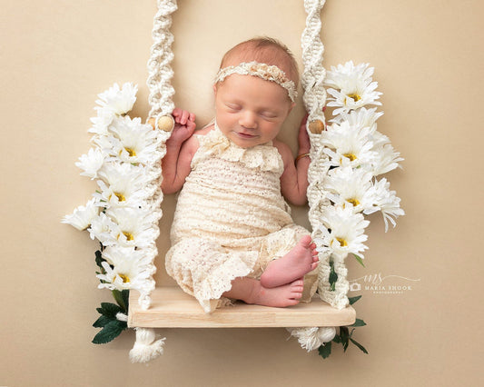 Newborn lace textured romper, daisy print
