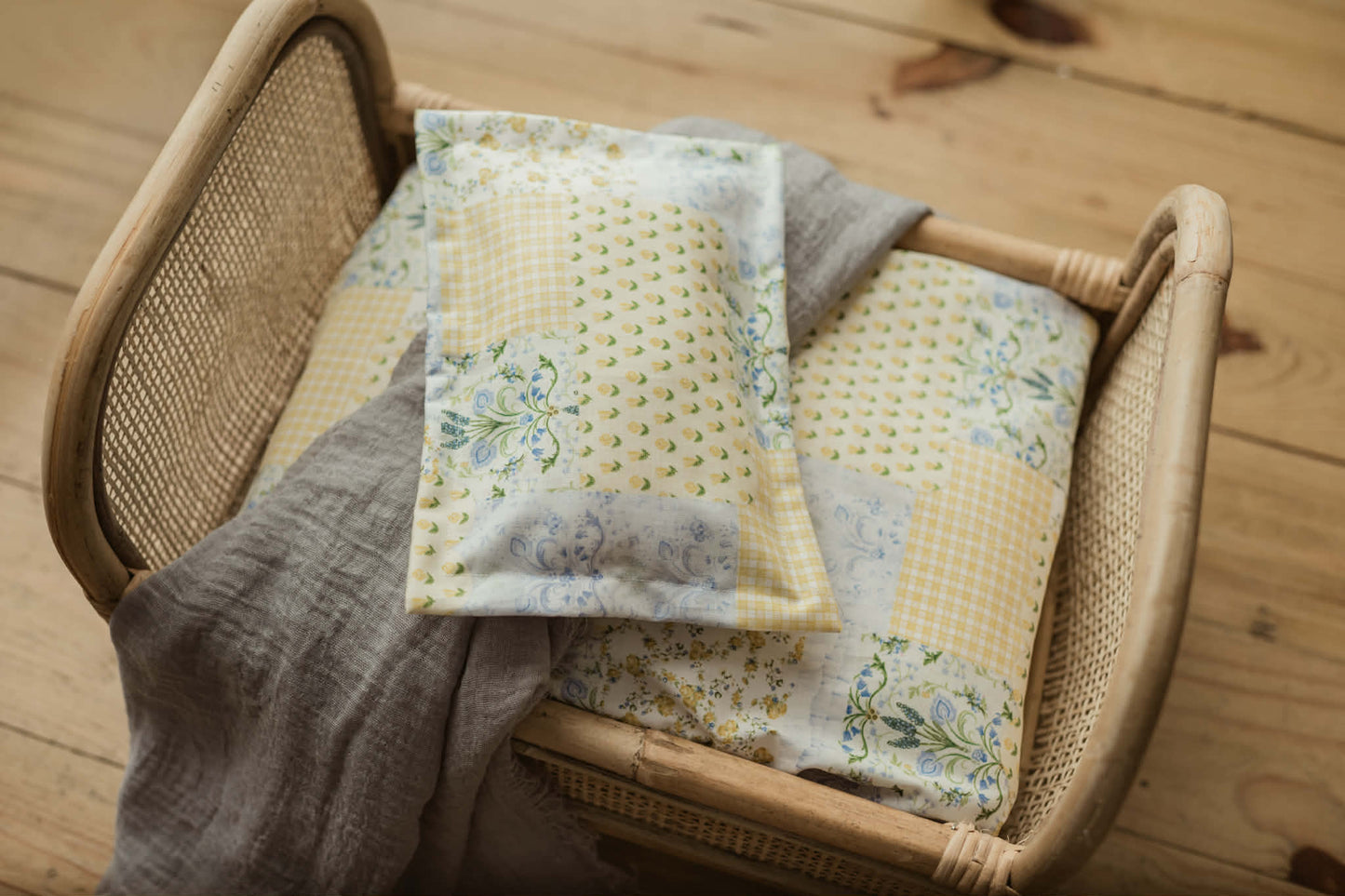 Granny Quilt, Newborn Sheet Set, Photo Prop, Vintage Shabby Chic