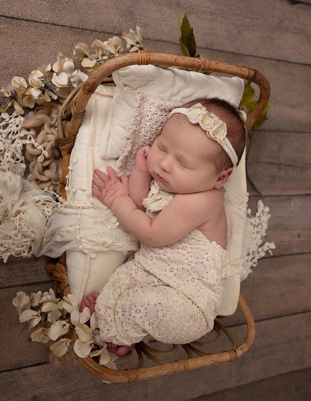 Newborn lace textured romper, daisy print