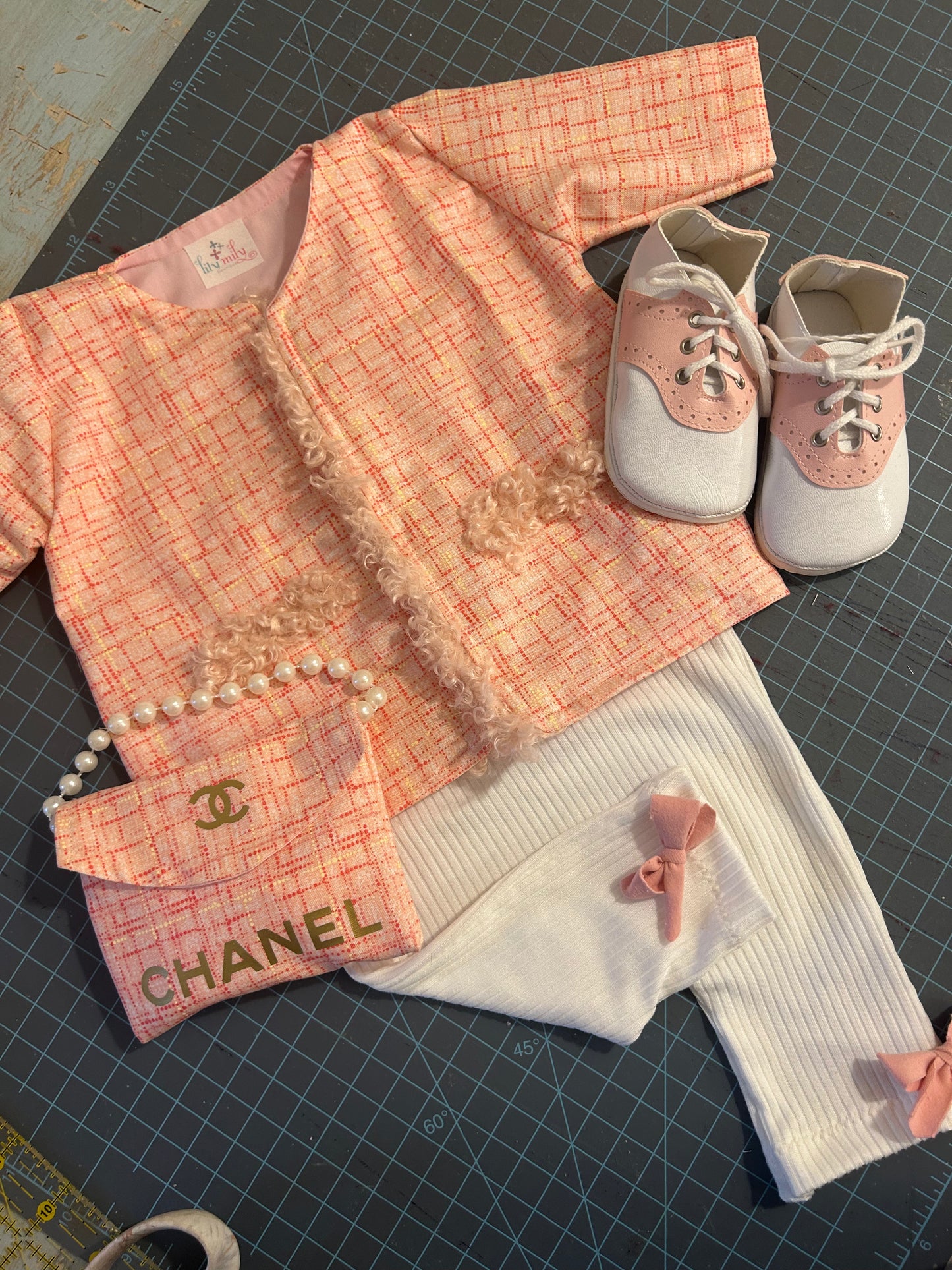 Chanel lined jacket (Faux)