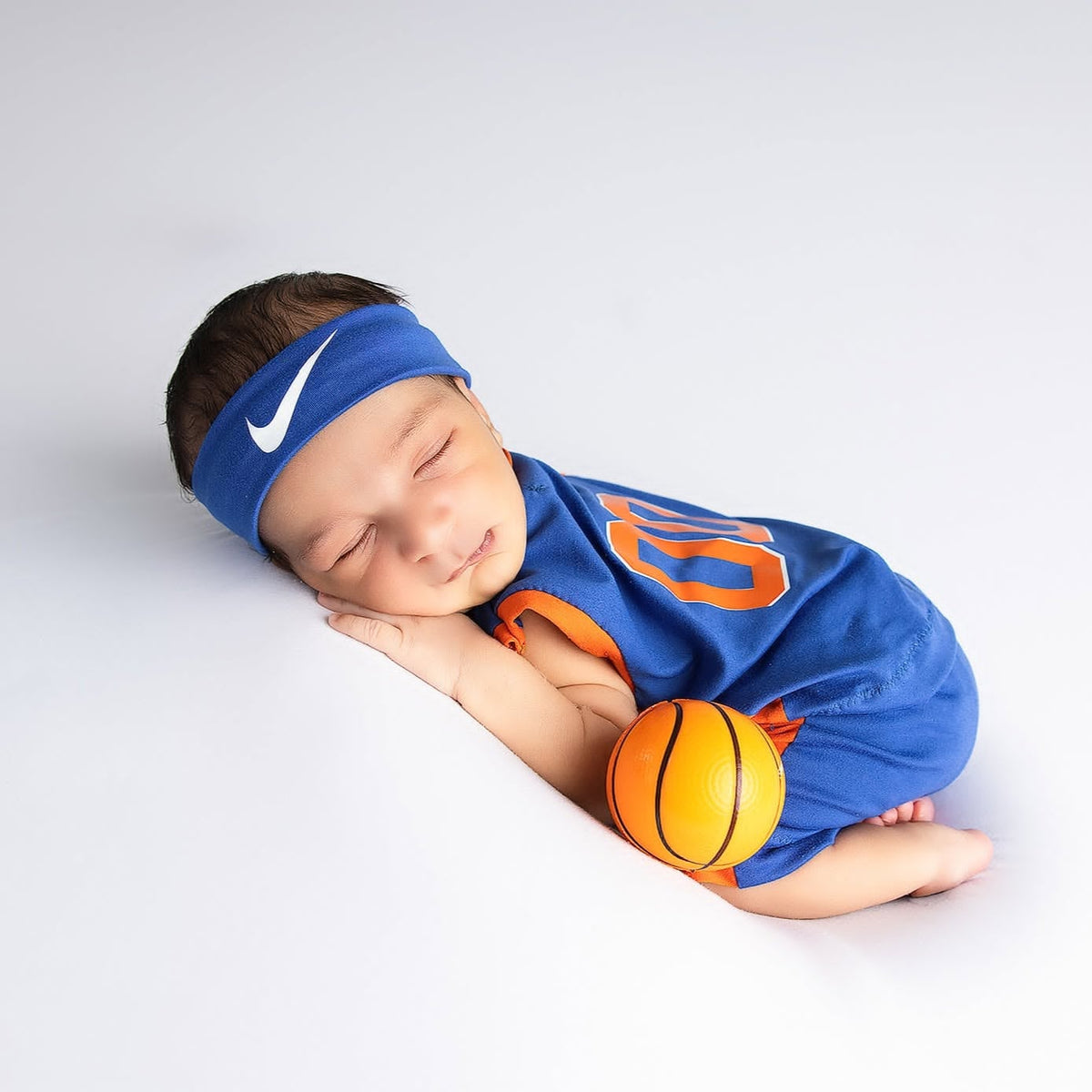 Newborn Basket Ball Outfit, Sweatband, reversible Knotted Bow, New York Nicks Photo Prop