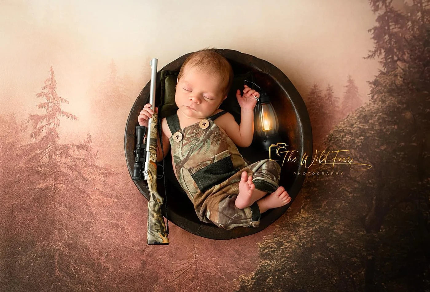 Newborn Hunter, photo Prop